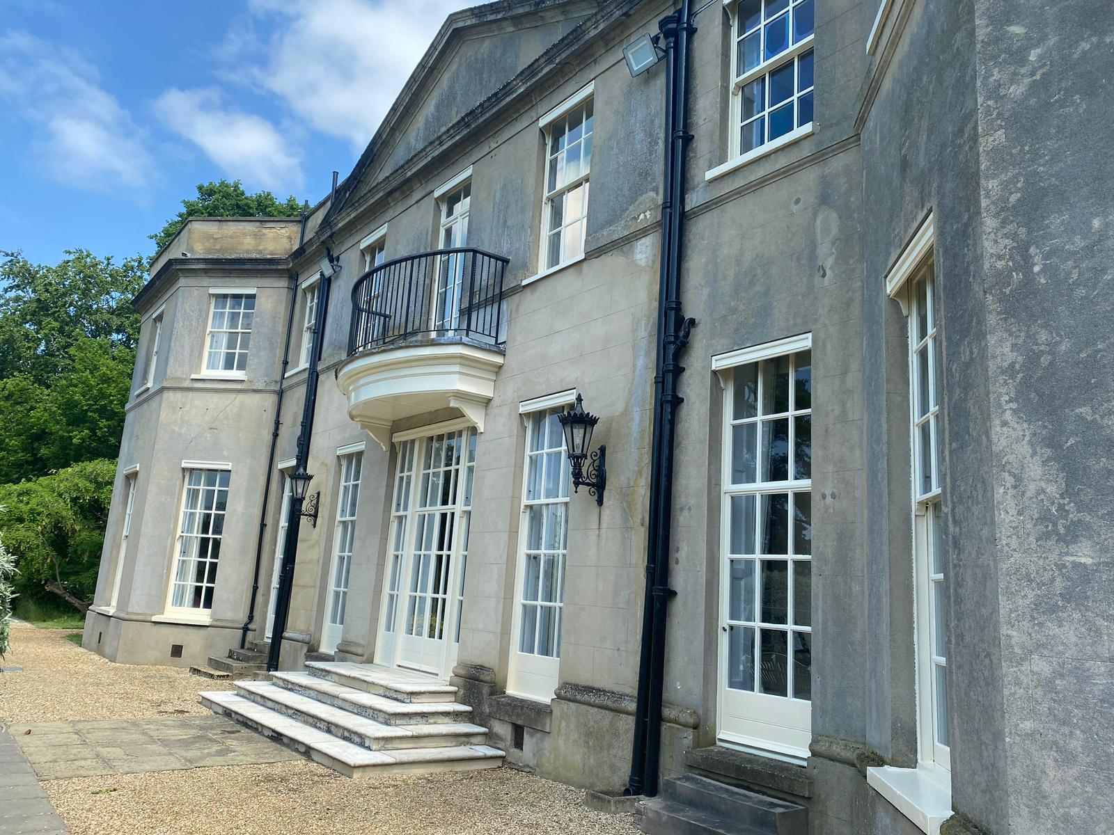 specialize in commercial window cleaning services in bedfordshire